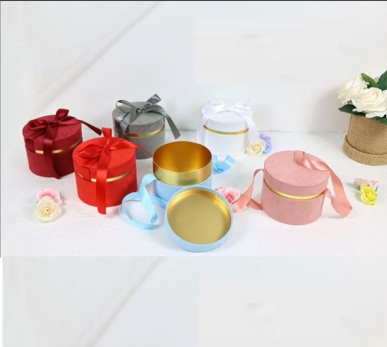 Gift box Round Shape Velvet Box With Ribbion  Florist Flower Holder Bucket Gift Packaging Box Bouquet Packaging Box Party Wedding Supply.(Size H8.5*12CM)